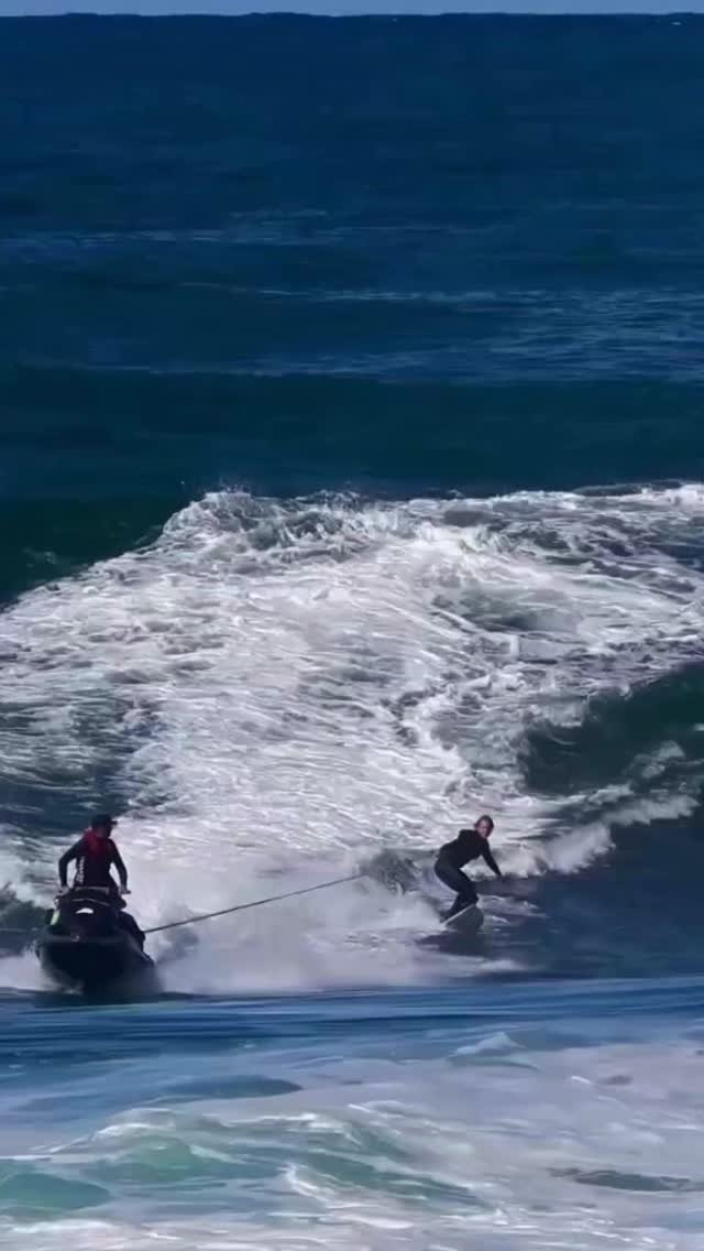 surfingobsessed 게시물 이미지: He got swallowed 🫣😮
Credits: @dylanshapes...