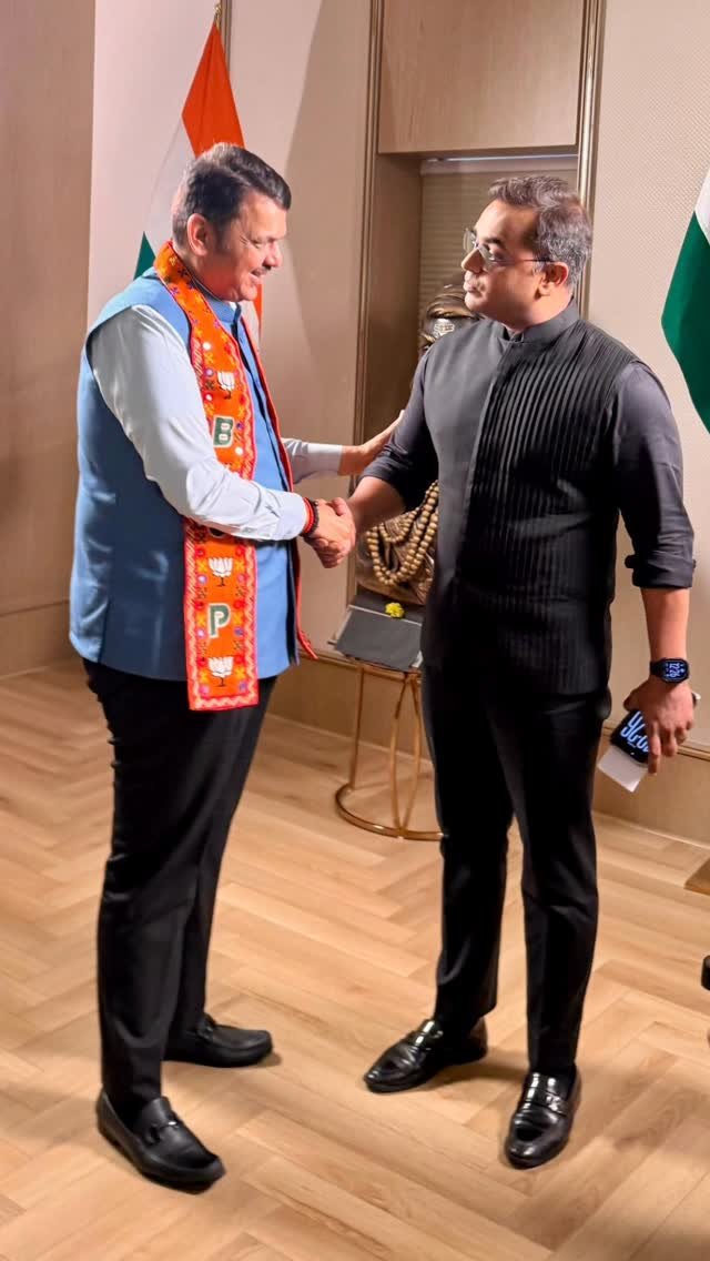 sushantsinha 게시물 이미지: A day in Mumbai… Back to Delhi
Watch...