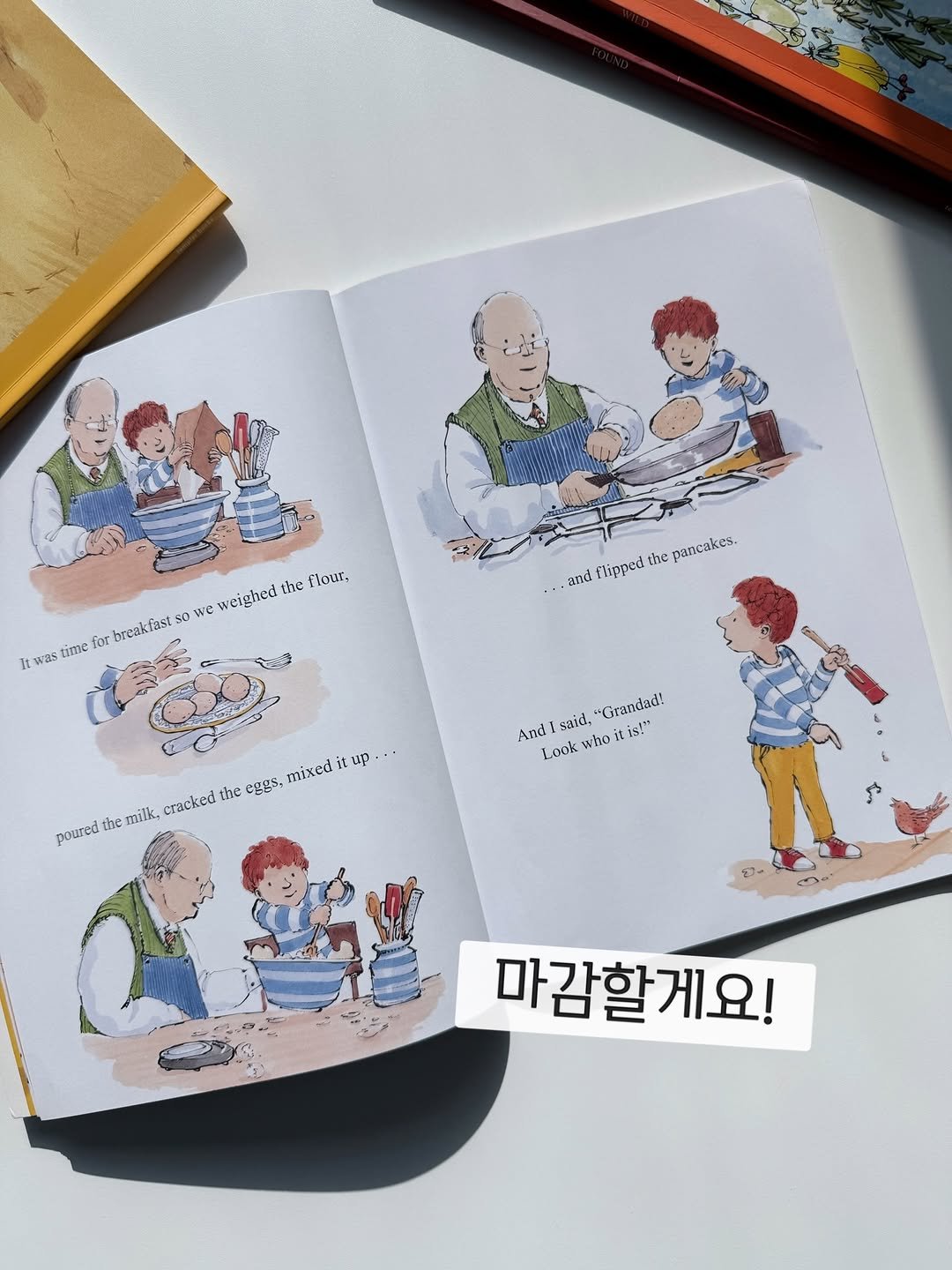 Photo by 책육아.엄마표영어 by 수수맘 김연주 on December 06, 2025. May be an illustration of diary, book and text that says 'ไข W25 time for tOr breakfast S0 we weighed he flour, รยต่ Πίρηεά the pancakes, t C the the eggs, mixedi up poured the milk. cracKeй Andi said, "Grandad! Look who is s！' 마감할게요!'.