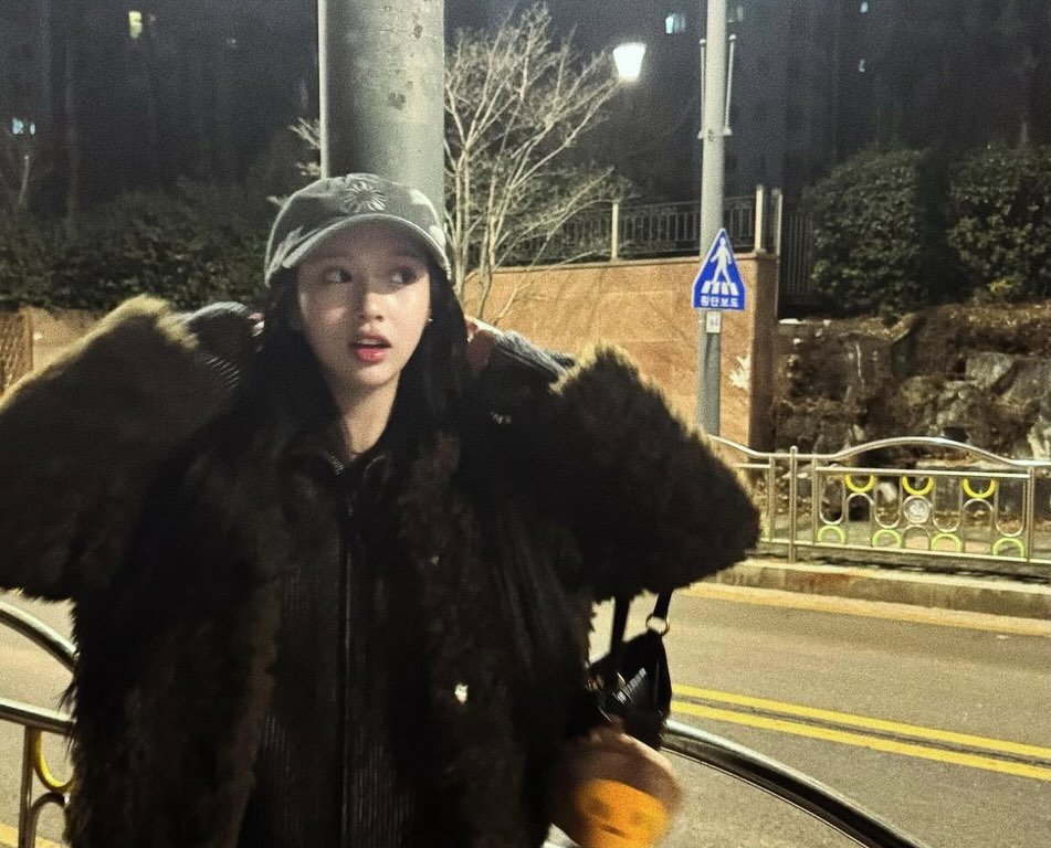 suwxddl 게시물 이미지: 내일 봬요 언니