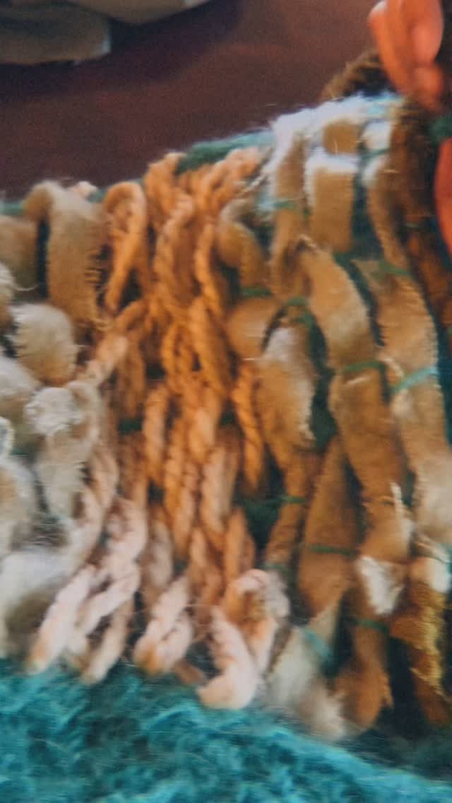 suya 게시물 이미지: Playing with fabric & thread.. collecting...