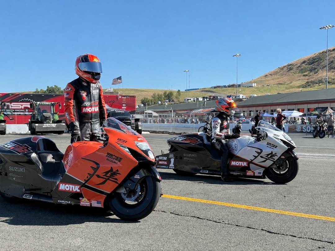suzukicycles 게시물 이미지: Double Trouble.

@gaigeherrera and @rg5racing...