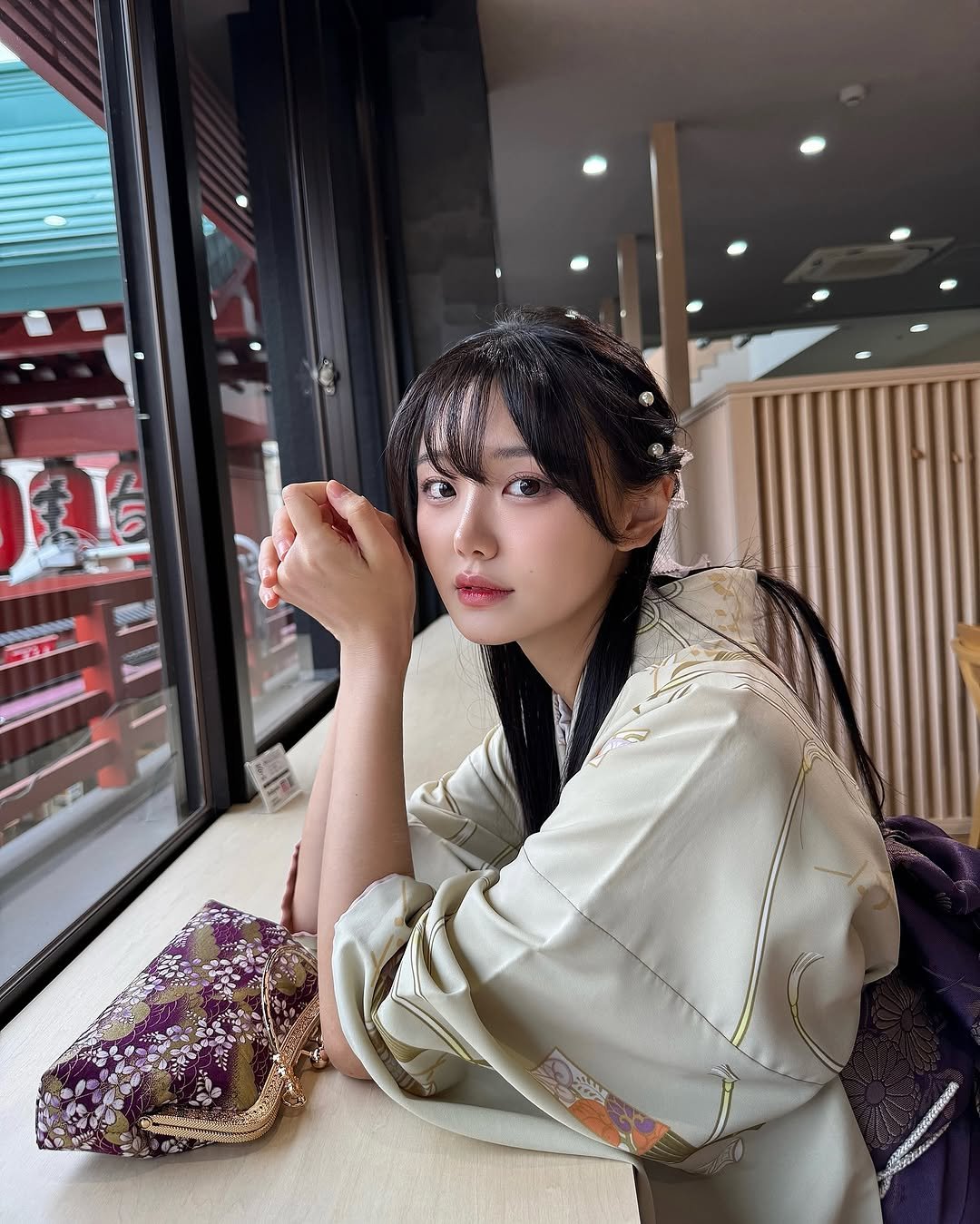 Photo by 🏮 珊瑚 SANGO 🏮 on June 01, 2025. May be an image of 1 person, hair, bath robe, robe and text.