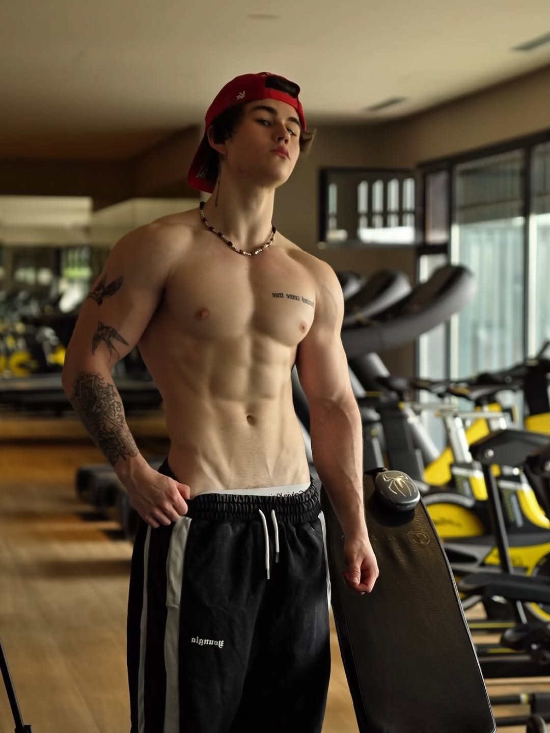 sw_grisha 게시물 이미지: Ready for the summer
.
@youngla code...