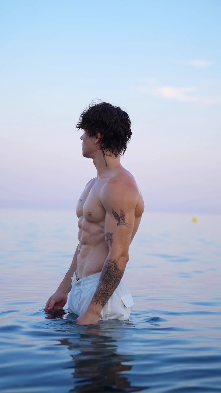 sw_grisha 게시물 이미지: Paradise 🏝️ 
.
.
.
#sports #fitness #gym...