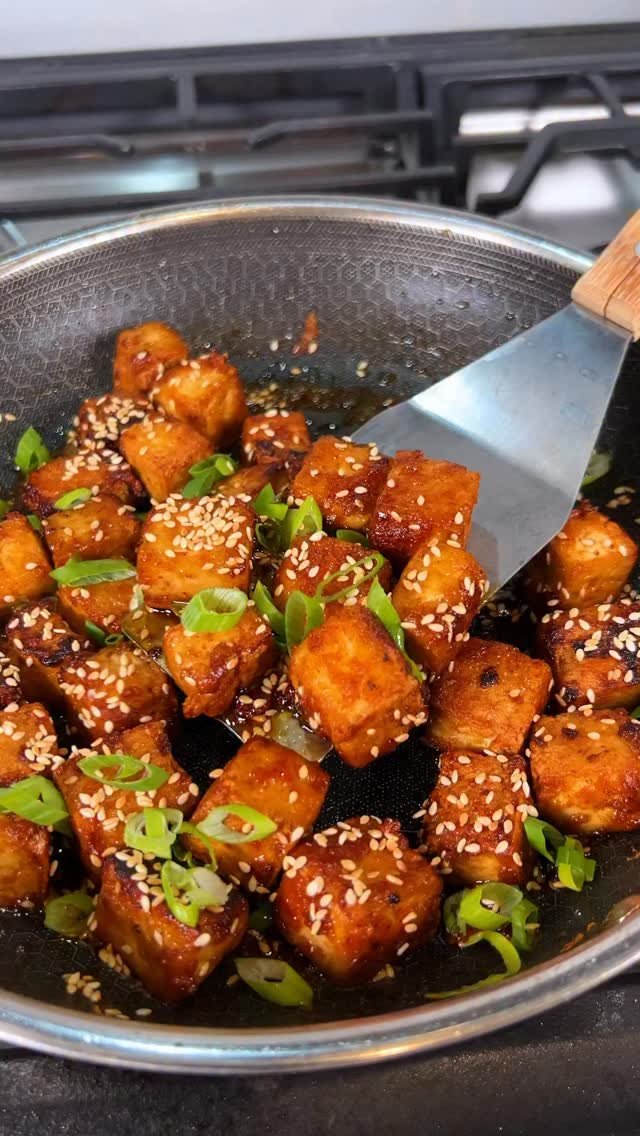 sweetsimplevegan 게시물 이미지: EASY MAPLE GLAZED TOFU 🔥 got tofu hating...