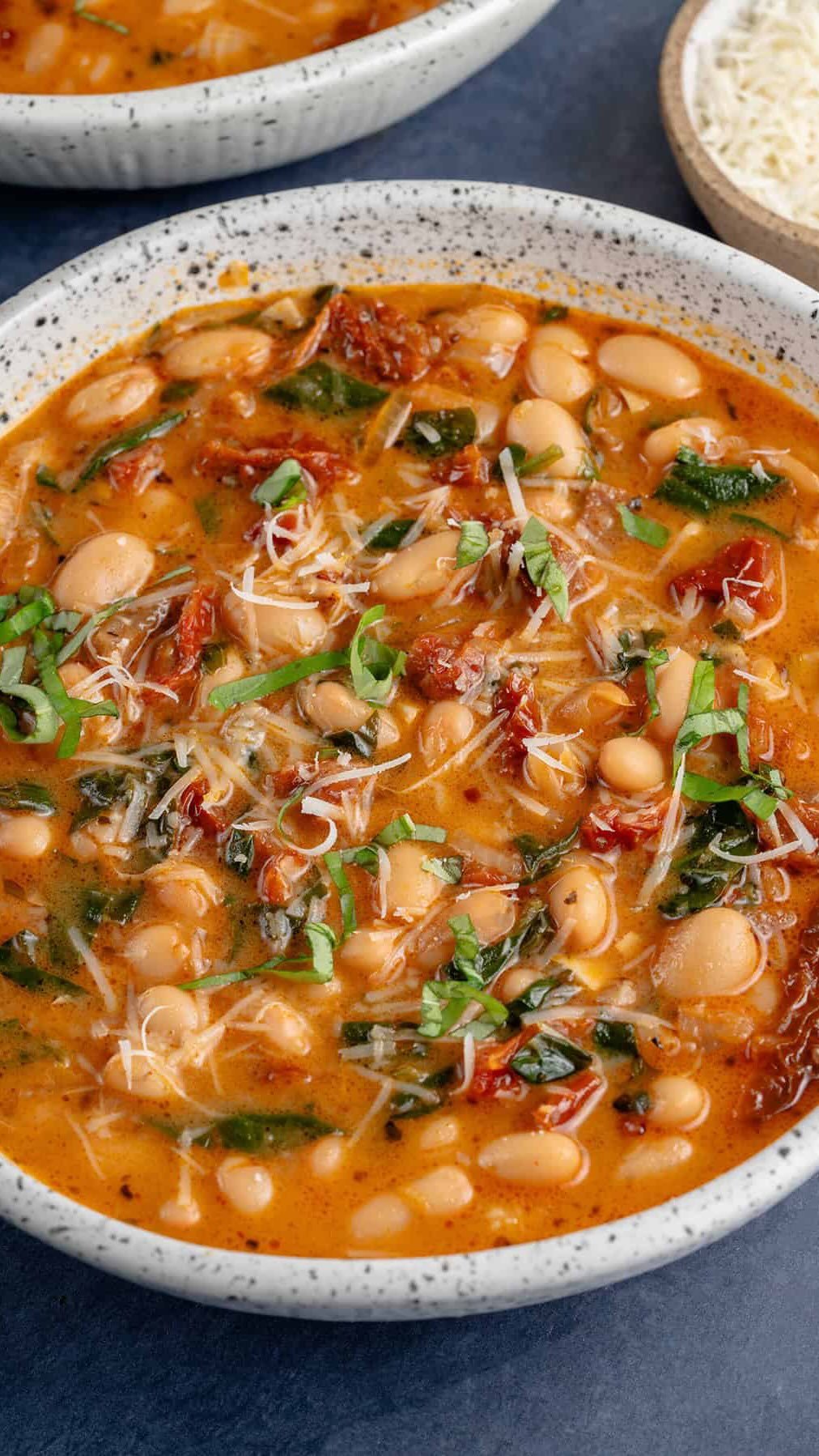 sweetsimplevegan 게시물 이미지: Marry Me Bean Soup 💍

Creamy, rich, and packed...