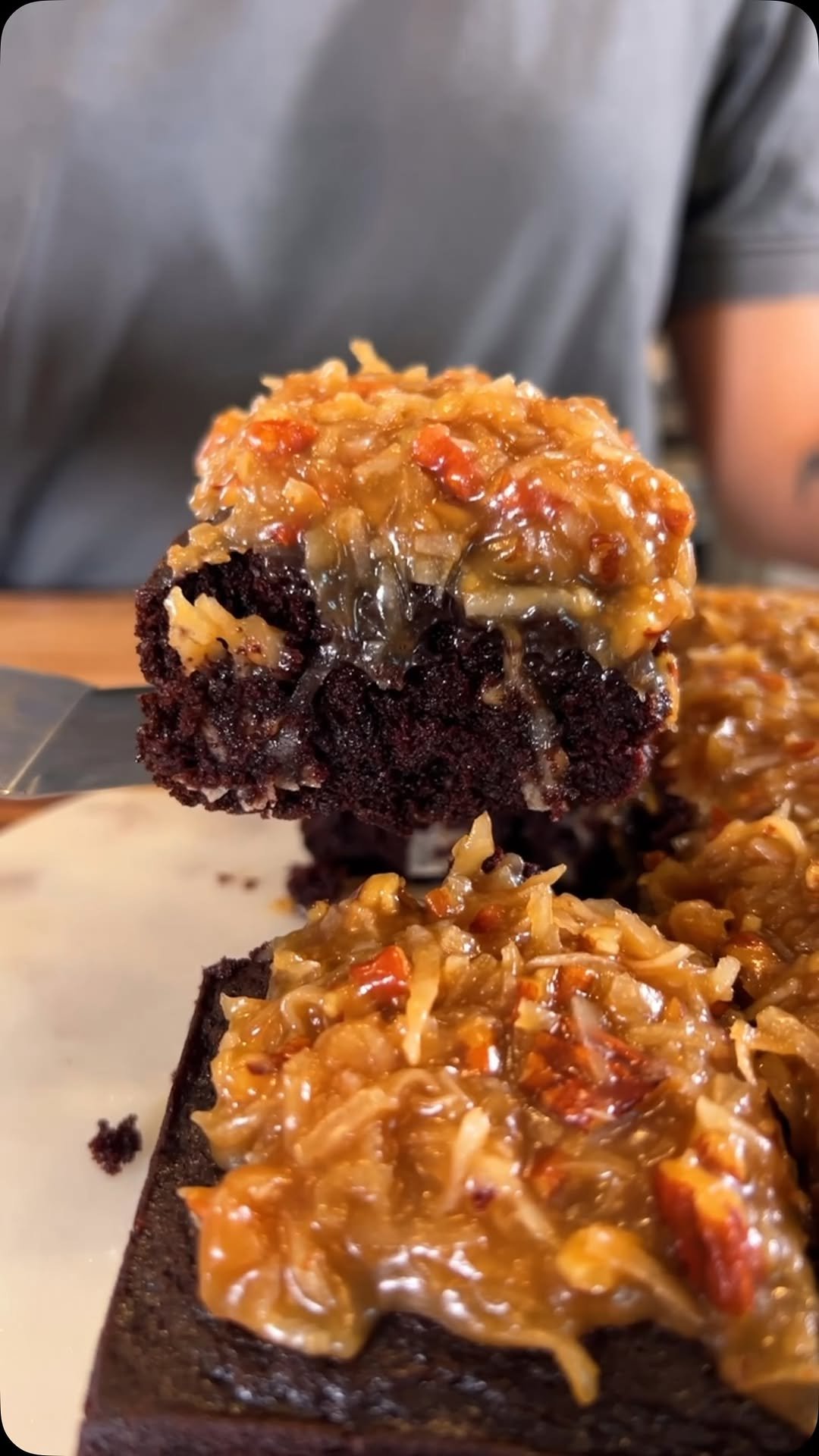 sweetsimplevegan 게시물 이미지: VEGAN GERMAN CHOCOLATE CAKE 🥥🍫🌰

Comment...