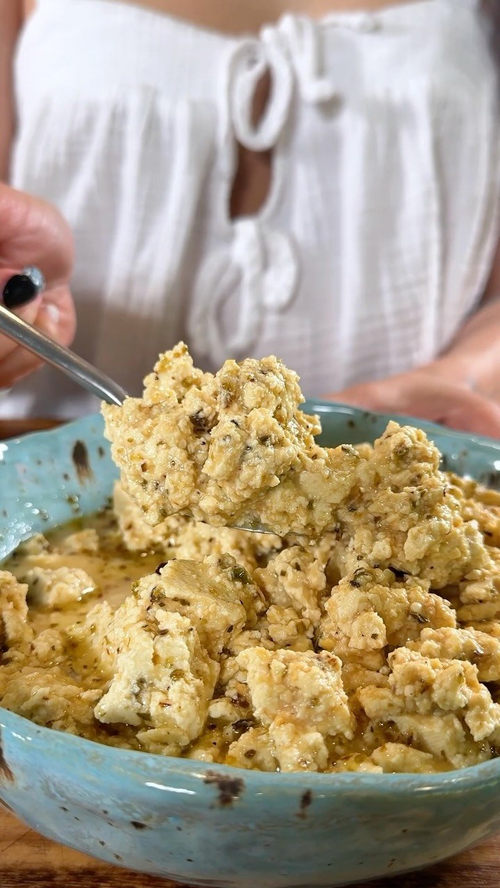 sweetsimplevegan 게시물 이미지: Herbed Vegan Feta Cheese 🧀 🌿

Comment “recipe”...