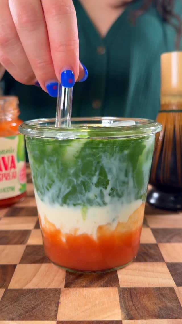 sweetsimplevegan 게시물 이미지: Guava Matcha Latte 🍵 Recipe below!...