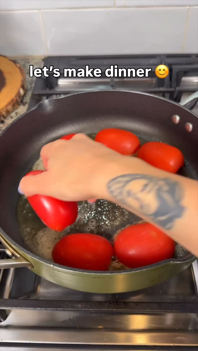 sweetsimplevegan 게시물 이미지: Creamy Tomato Pasta 🍅🧀🌿

* 2 tbsp vegan butter...