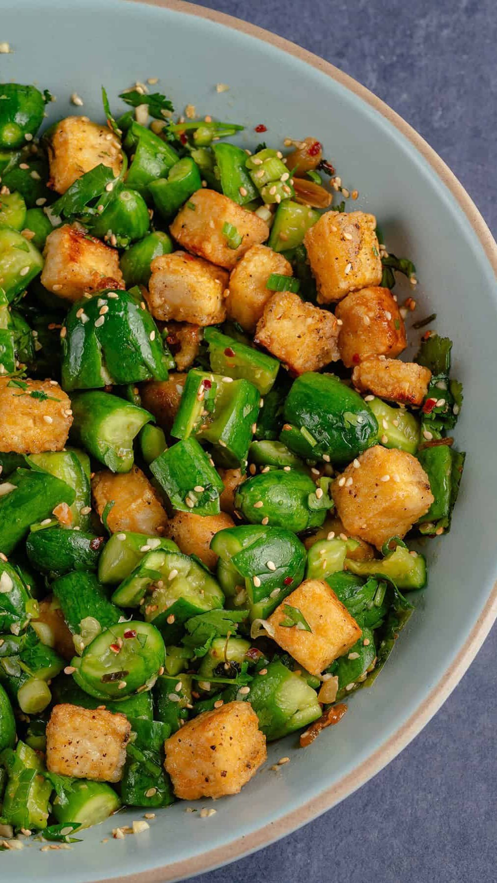 sweetsimplevegan 게시물 이미지: SMASHED CUCUMBER SALAD 🥒 the full recipe is...
