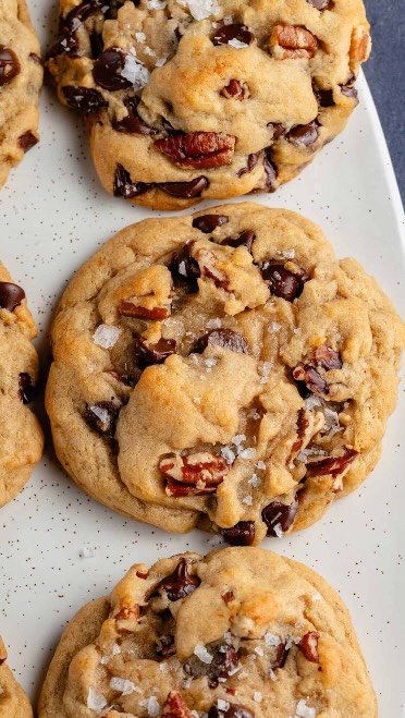 sweetsimplevegan 게시물 이미지: CHUNKY CHOCOLATE CHIP PECAN COOKIES 🍪 Save...