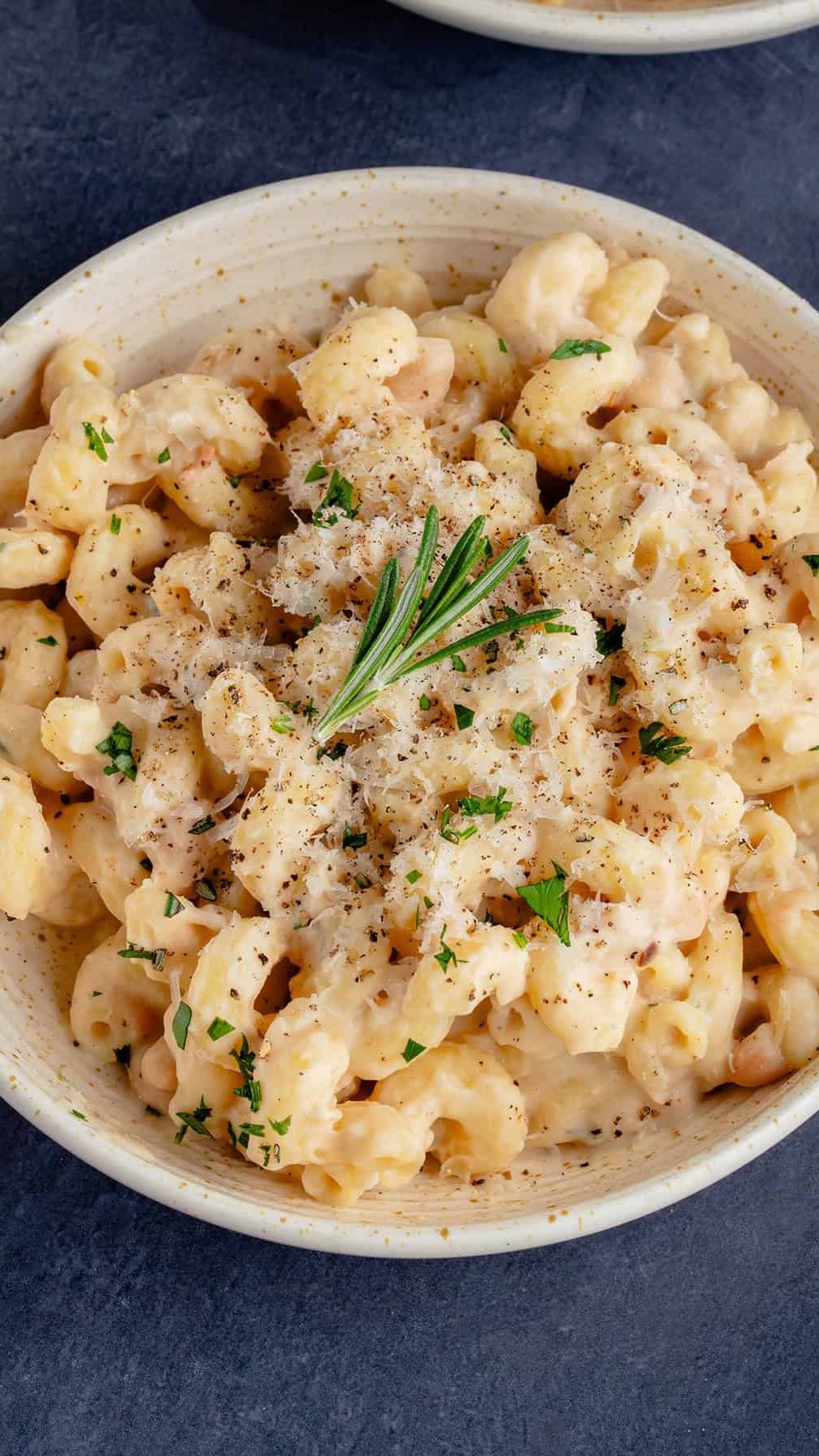 sweetsimplevegan 게시물 이미지: Creamy White Bean & Rosemary Pasta 🌿🫘

Comfort...