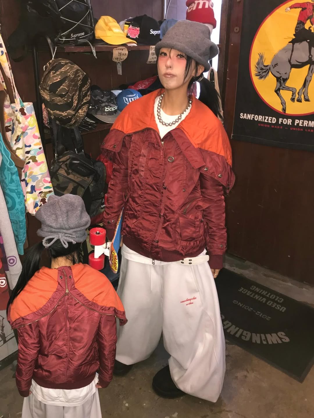 Photo shared by 스윙잉서울 대구 on December 05, 2025 tagging @avirex_jp. May be an image of hat, bowler hat, cloak, costume, hat shop and text.