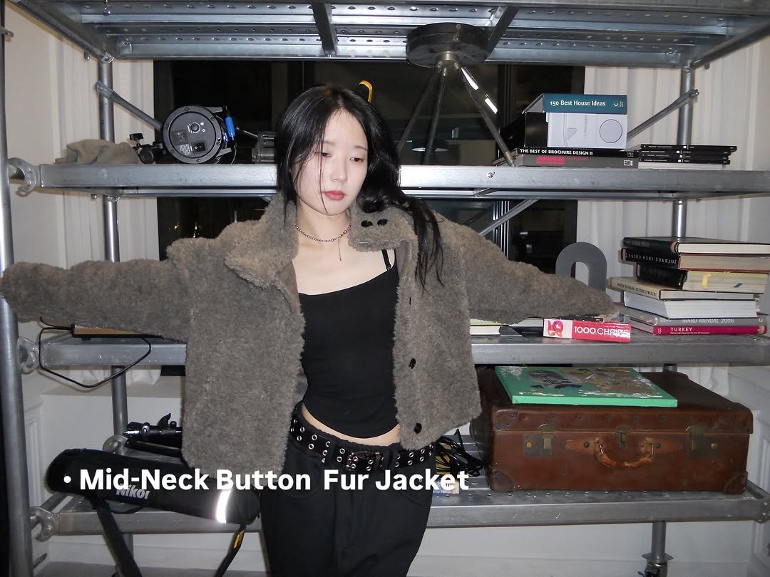 Photo by 𝗦𝗬𝗡𝗜𝗖𝗔𝗟𝗟 | 시니컬 on November 18, 2025. May be an image of goosedown coat, fur coat, duffle coat, jacket, parka and text.