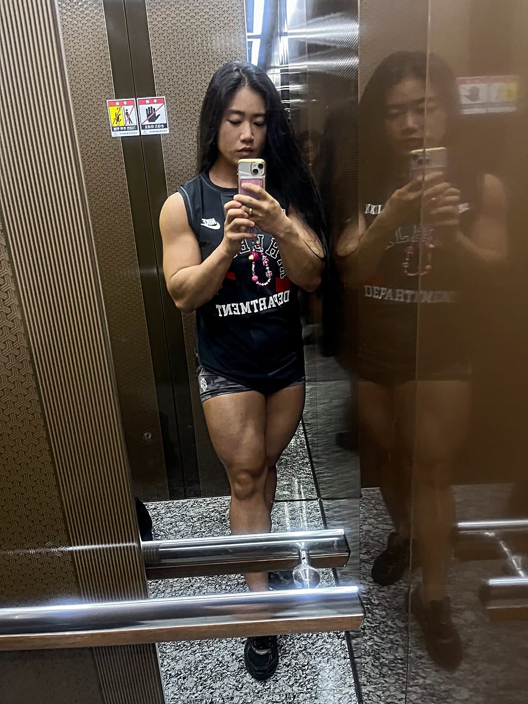 syxune 게시물 이미지: 거울보면 이제 자동 포즈 🤳🏻
내가 추구하는 몸 예쁘지만 강력함
#wellness