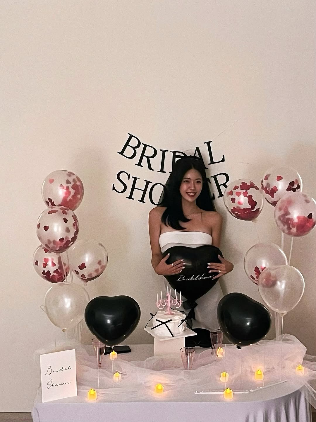 Photo by 리필라테스 대표원장 리경 on November 13, 2025. May be an image of balloon, prairie gentian and text.