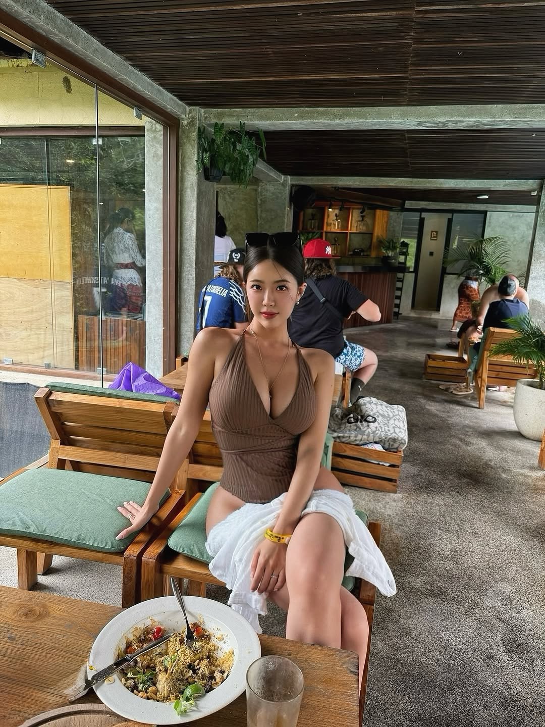 Photo by 리필라테스 대표원장 리경 on November 29, 2025. May be an image of sundress and text.