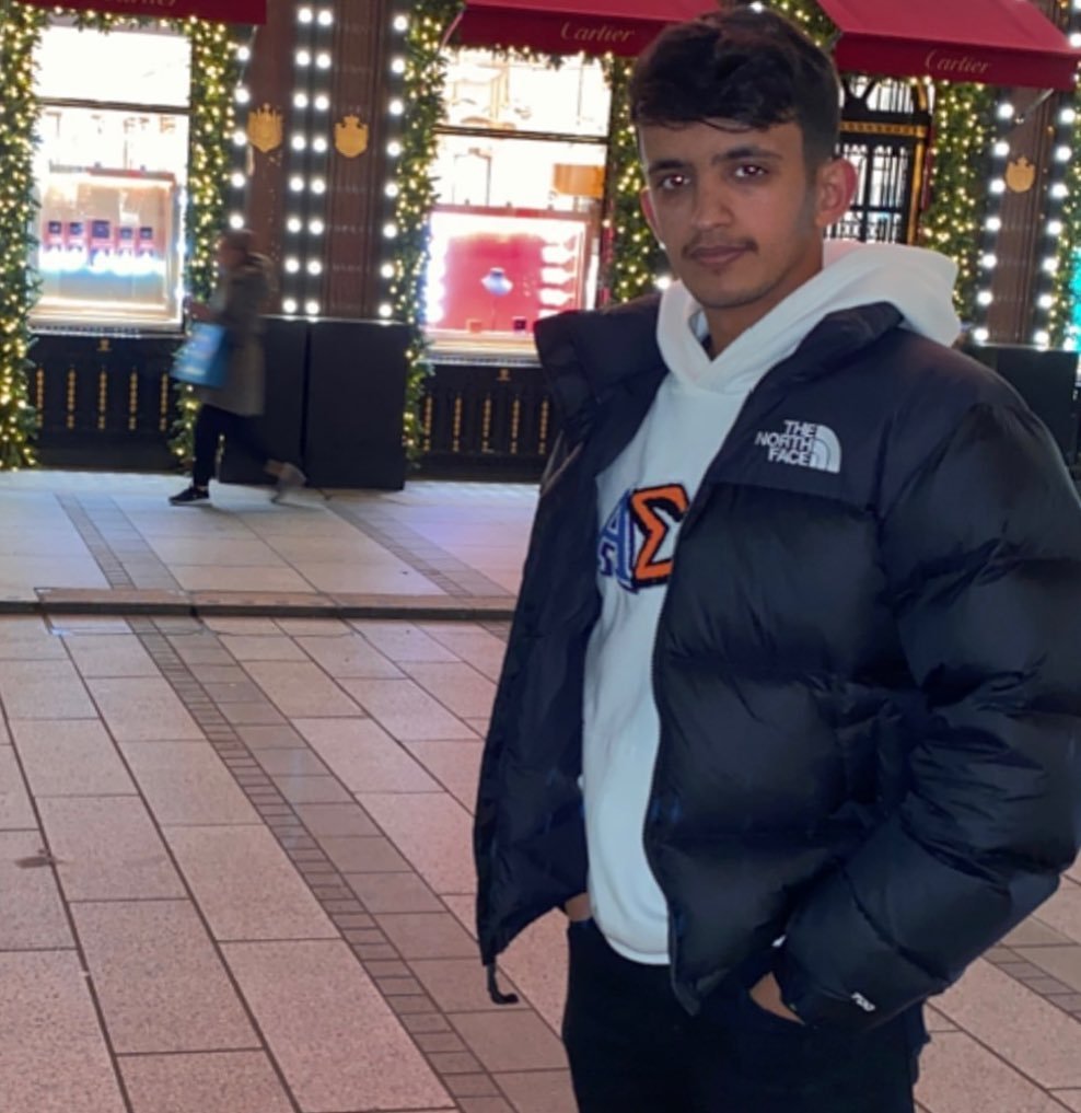 Photo by Shabib Alajmi 🍍 in London.