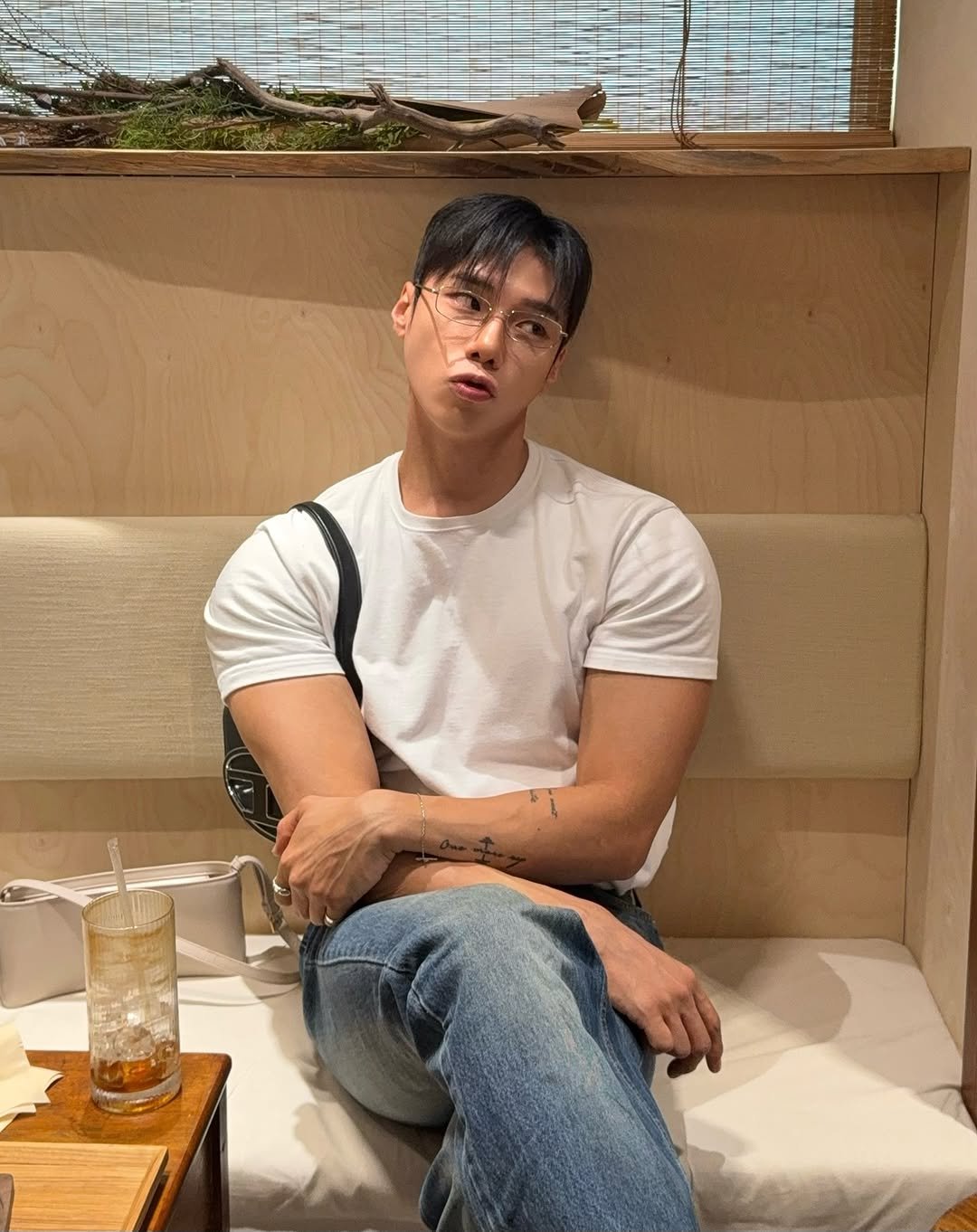 t_____j_ 게시물 이미지: 용리단길 나들이

•

#용리단길 #나들이 #긱시크 #관리하는남자