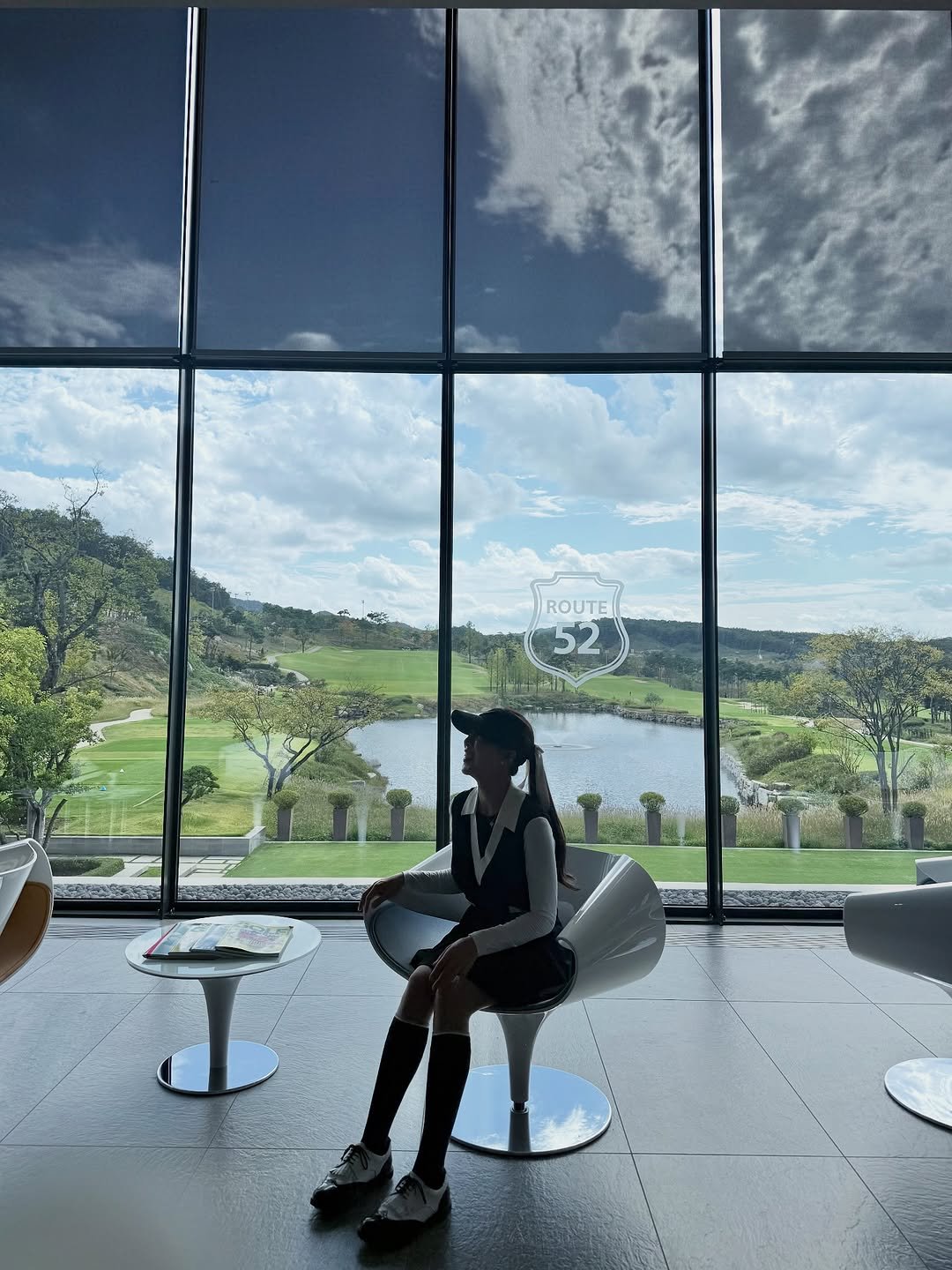 Photo shared by KLPGA 프로골퍼 김타미 on October 27, 2025 tagging @route52_official. May be an image of window and text.