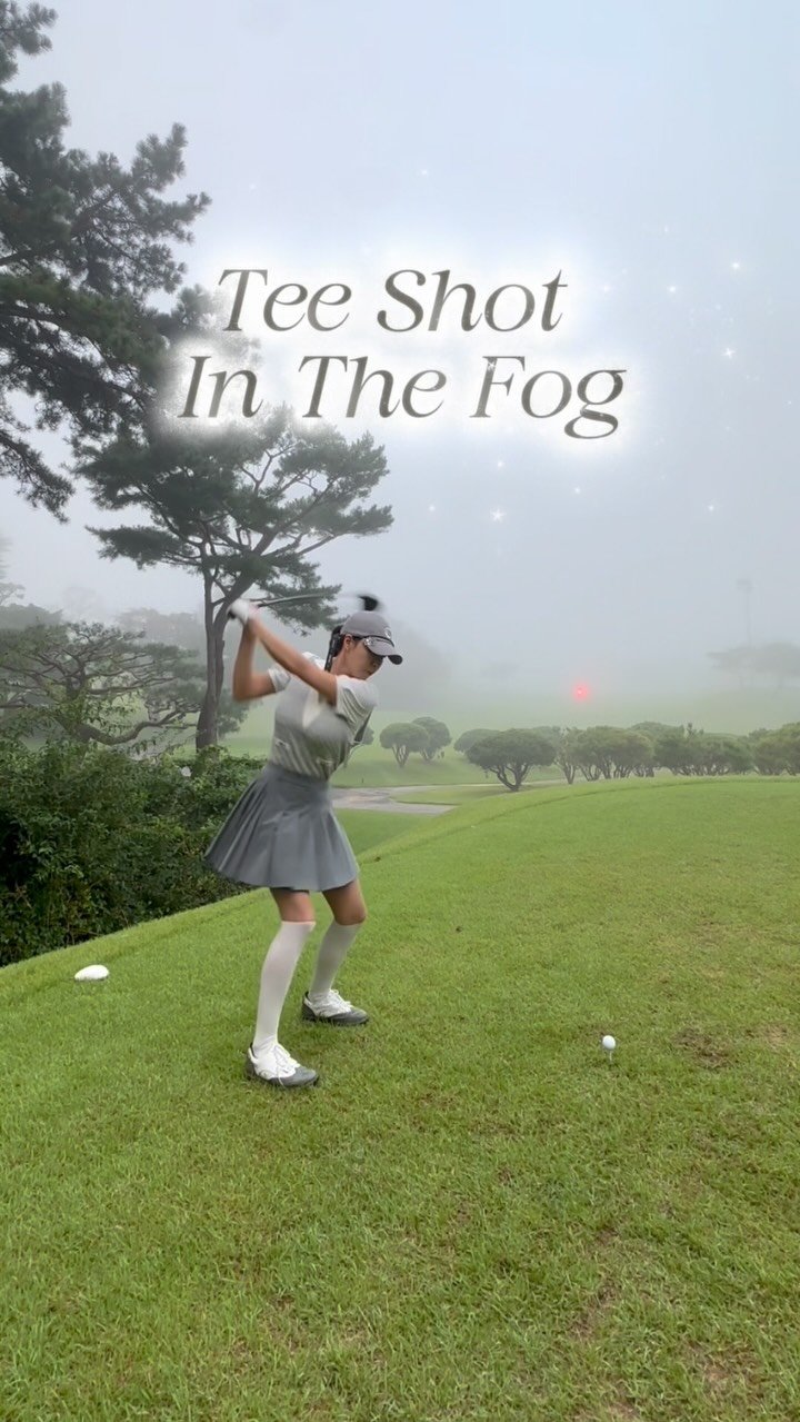 taaaaaamina 게시물 이미지: 안개속에서 꿈같은 라운딩 ⛳️🏌🏻‍♀️🩶

#김타미프로
#캘러웨이골프...