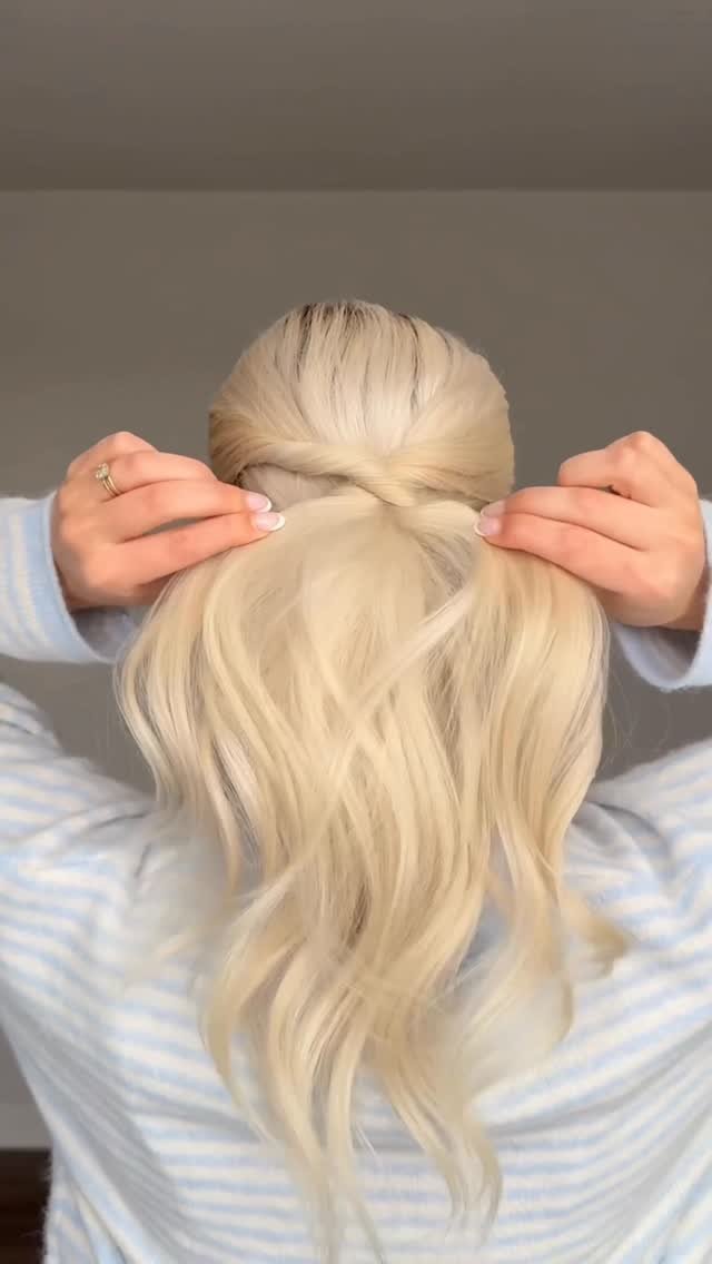 taaylor_xox 게시물 이미지: Ponytail Hack!✨💙 This elevates your ponytail...