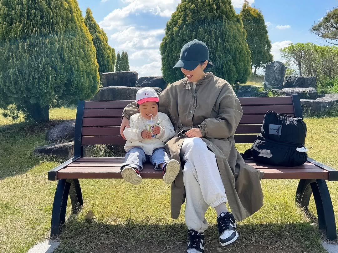 Photo by 장주부👩🏻🍳온가족 집밥 전문 크리에이터 on April 14, 2025.