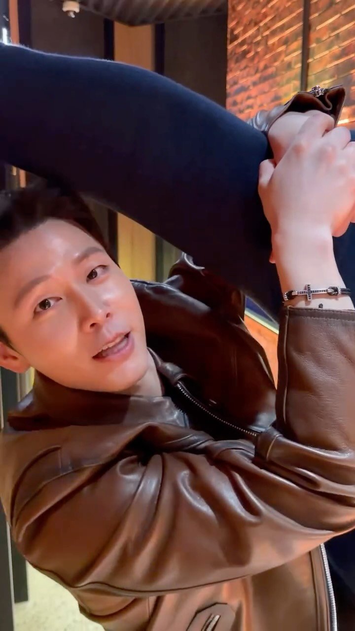 tachyonproject 게시물 이미지: When you can’t find a tree! 
#physicalasia...