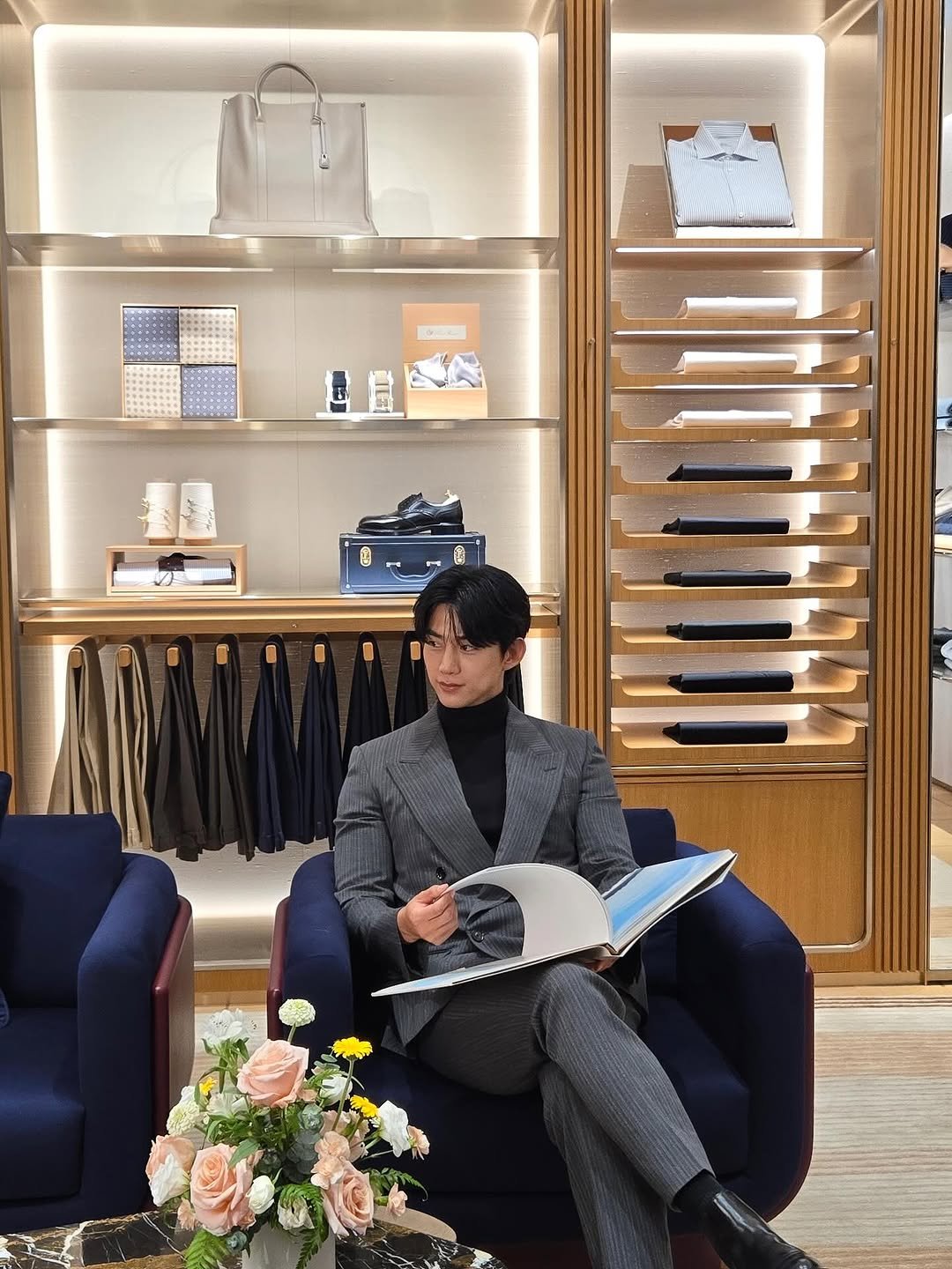 Photo shared by Taec on October 17, 2025 tagging @loropiana.