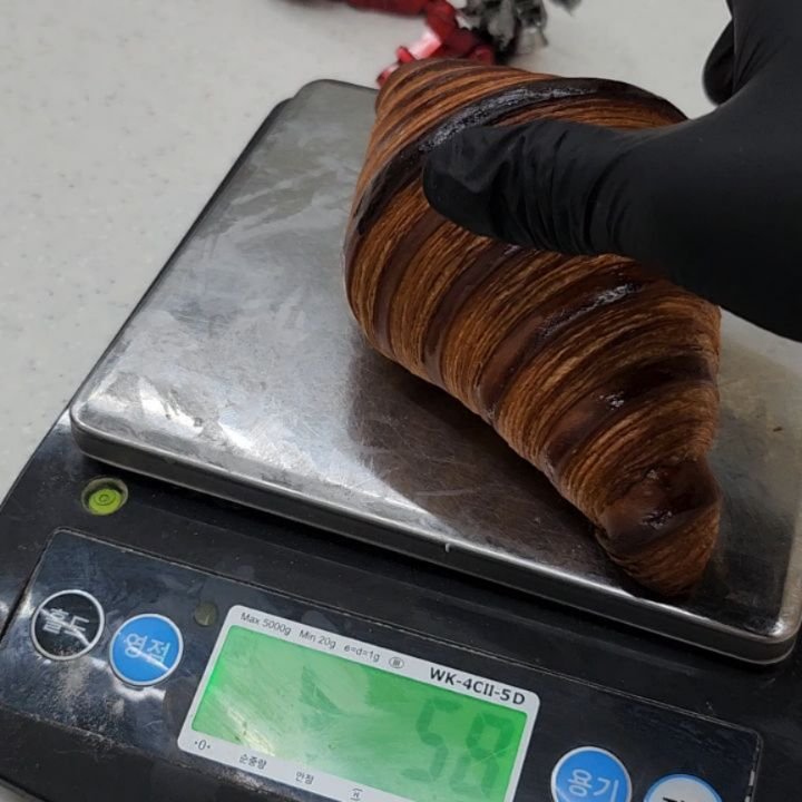 taehyun_464 게시물 이미지: 2026.02.06.금요일 제빵일지🌿

croissant 🥐 
pain au...