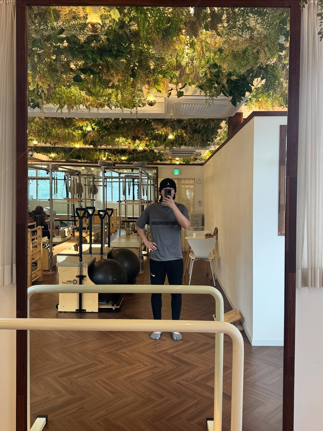 Photo by 이태선 on February 03, 2026. May be an image of treadmill, mirror and text.