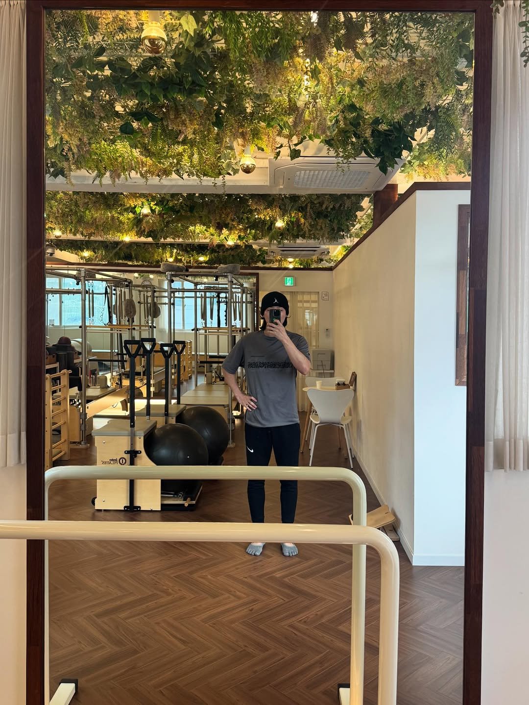 taeseon.official 게시물 이미지: 발가락척👍 쭈욱쭈욱