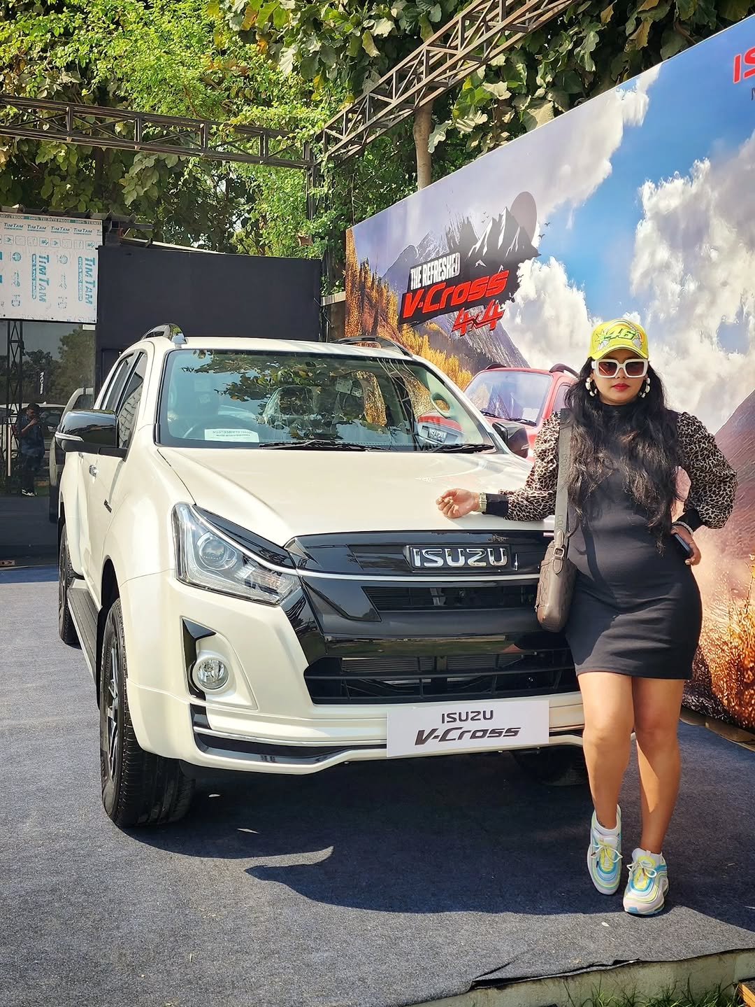 Photo by Tamanna_euphoria13 on February 26, 2026. May be an image of car, jeep, limousine, headscarf, wheel, road and text.