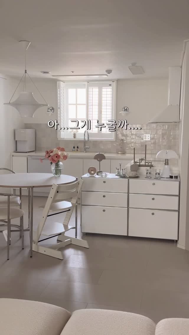 tamimamang 게시물 이미지: 그게 누굴까…😅

갤러리도어 설치기사님이 
누가 인스타그램에 이걸 올려서 
사람들이...