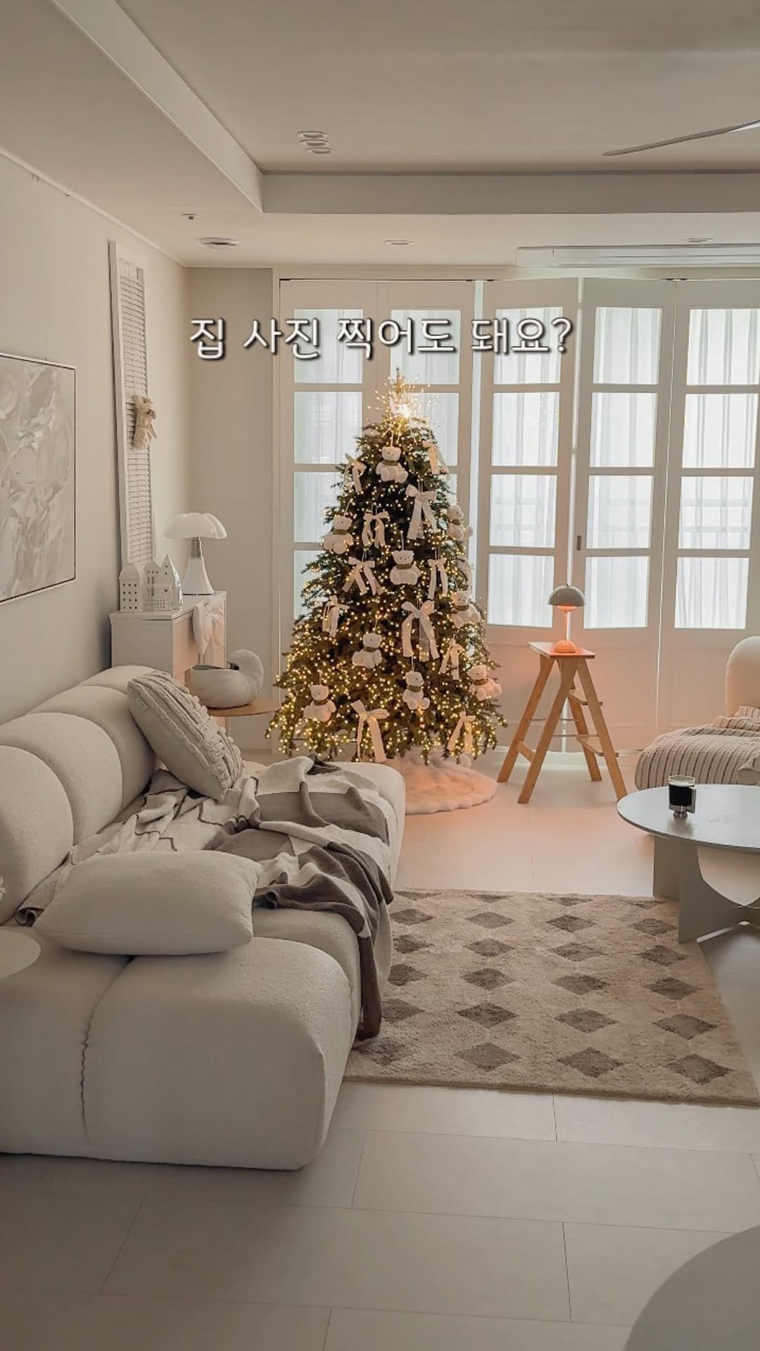 tamimamang 게시물 이미지: T도 감동

얼마전에 댓글로 
미국집도 아니고 30평대 집을 뭘 그렇게 꾸미냐는...