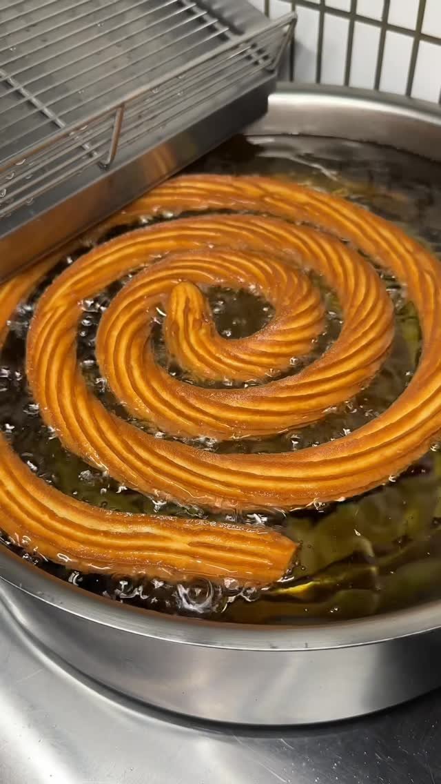 tamo__tyan 게시물 이미지: ザクザク食感のぐるぐるチュロス

◎ チュロス　Lサイズ...