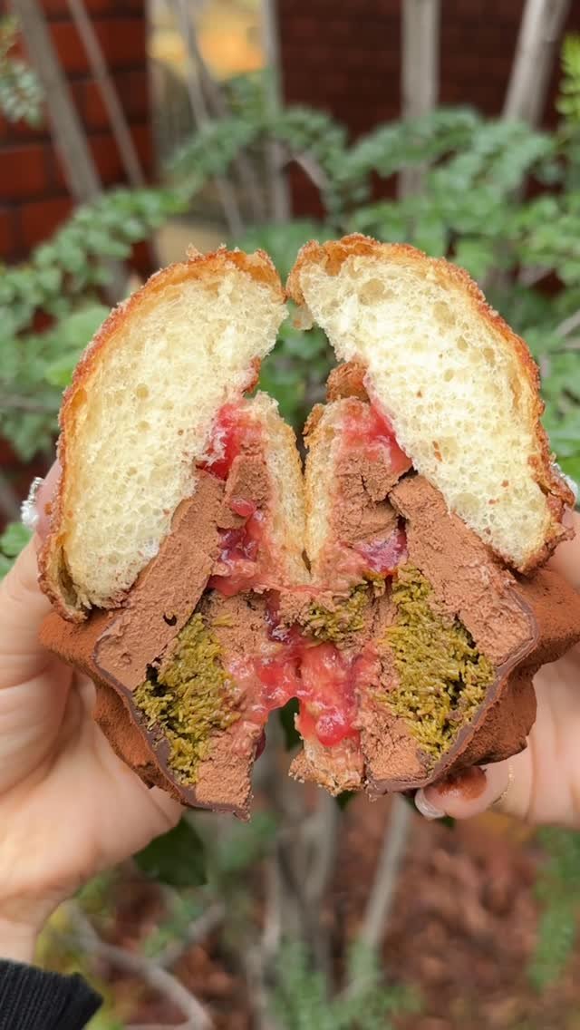 tamo__tyan 게시물 이미지: 欲望に満ちたドバイチョコメロンパン

◎...