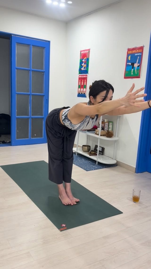 tara_in_rainyday 게시물 이미지: 요가인들 설날이라고 다들 뭐한 하면 수련하고 있네…
애증이다 진쨔😋💗💗💗