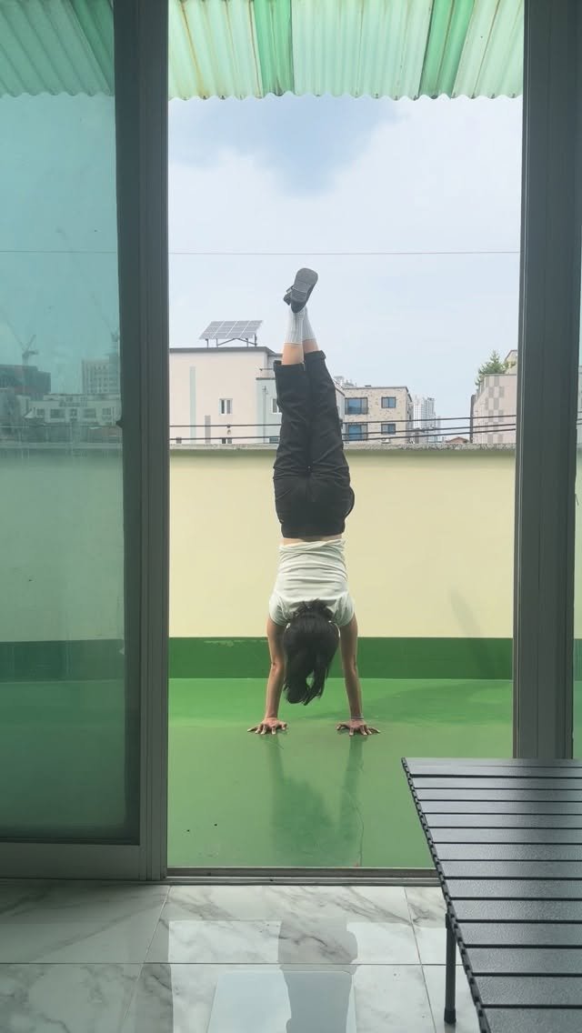 tara_in_rainyday 게시물 이미지: 뭔가 이상