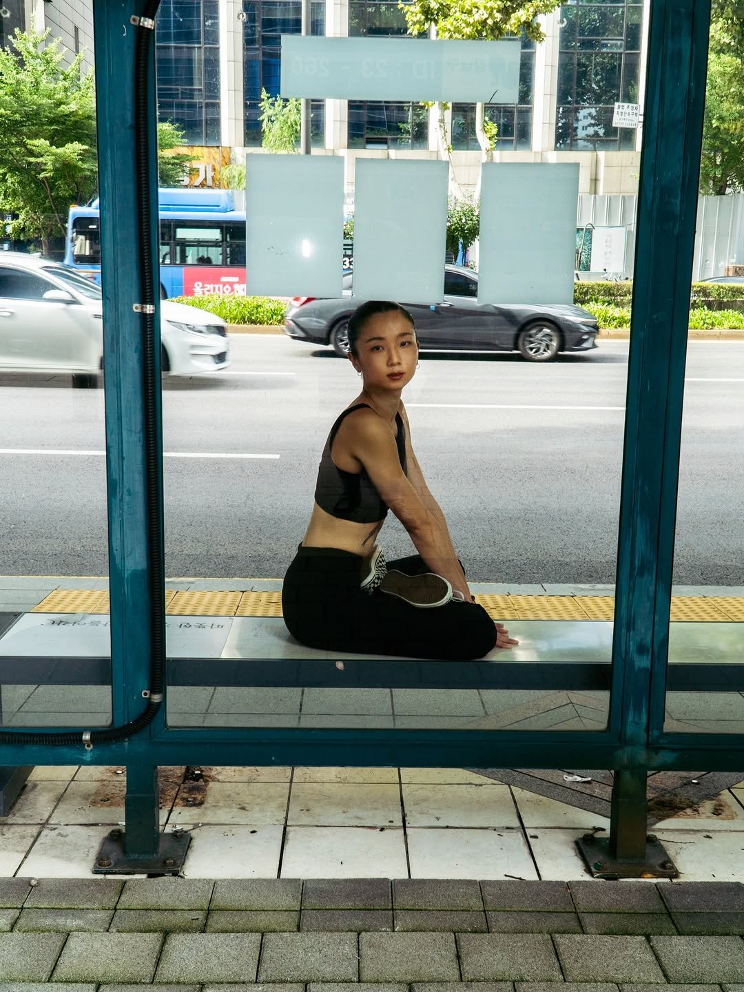 Photo by 타라나요가 on December 24, 2025. May be an image of dancing, activewear and text.