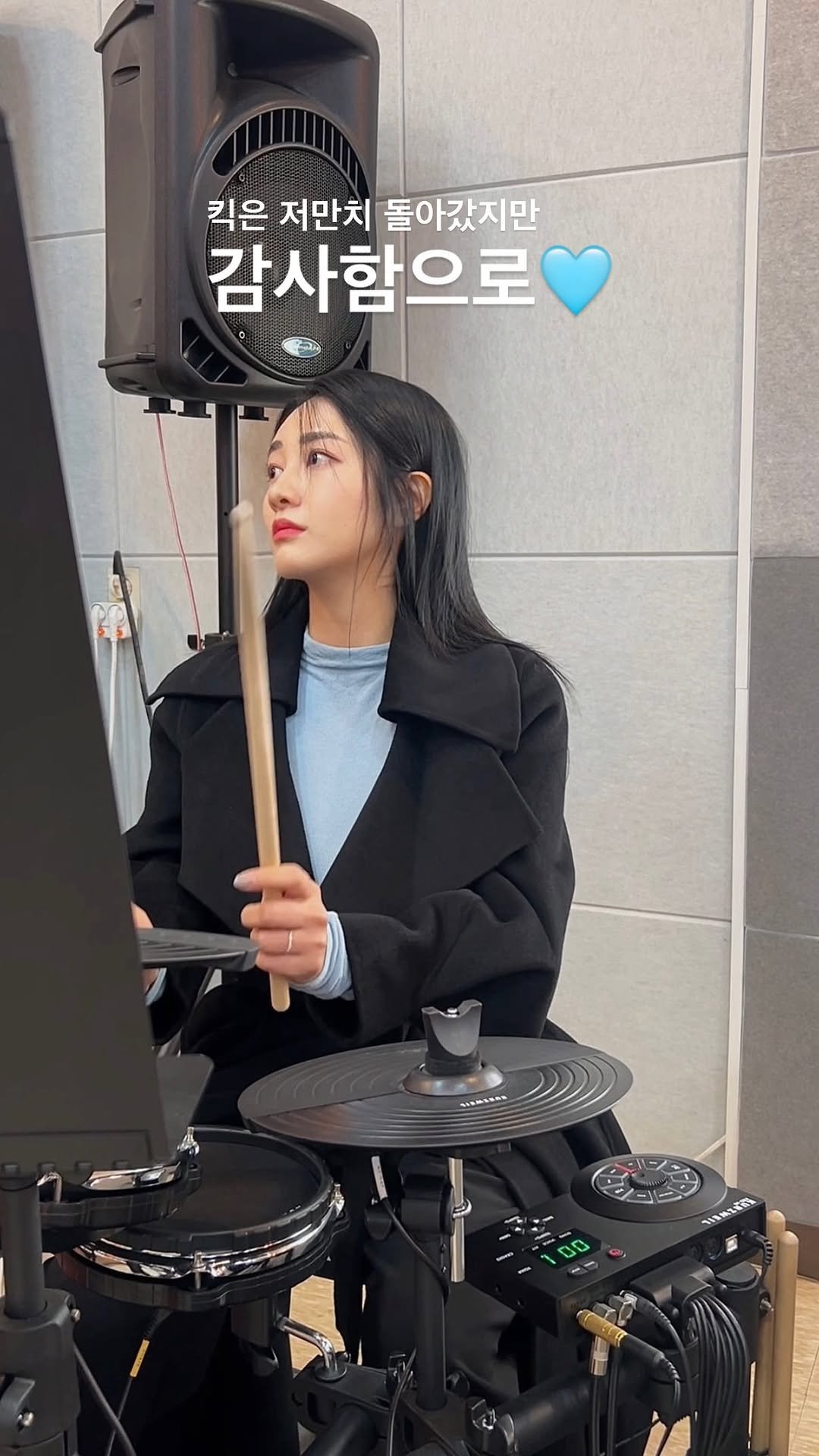 tashay0ung 게시물 이미지: 참 강하게 잘 컸어..^^
킥이 저만치 돌아가서 발 뻗고 치는중 ㅋㅋㅋ
그래도...