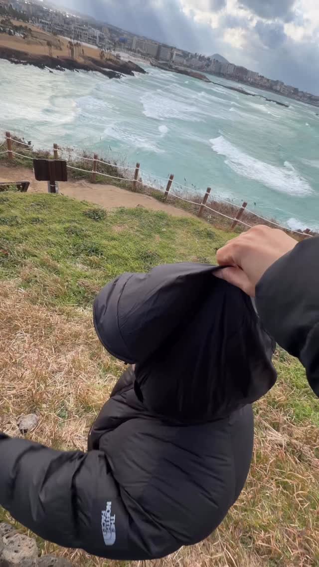 taste_goyang 게시물 이미지: #키링챌린지 나도 하자
제주도 함덕 서우봉 ㅋㅋ
바람 겁나 많이 붐

서우봉 와본 사람?