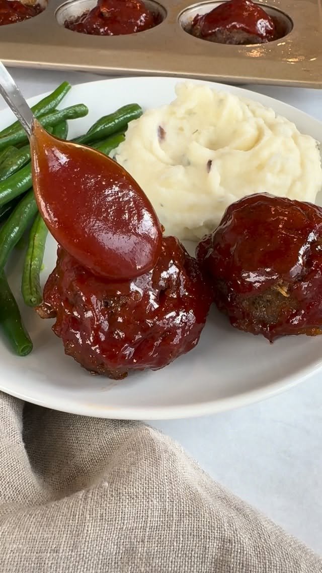 tastesbetterfromscratch 게시물 이미지: Mini Meatloaf Muffins aka My Kids’ Favorite...