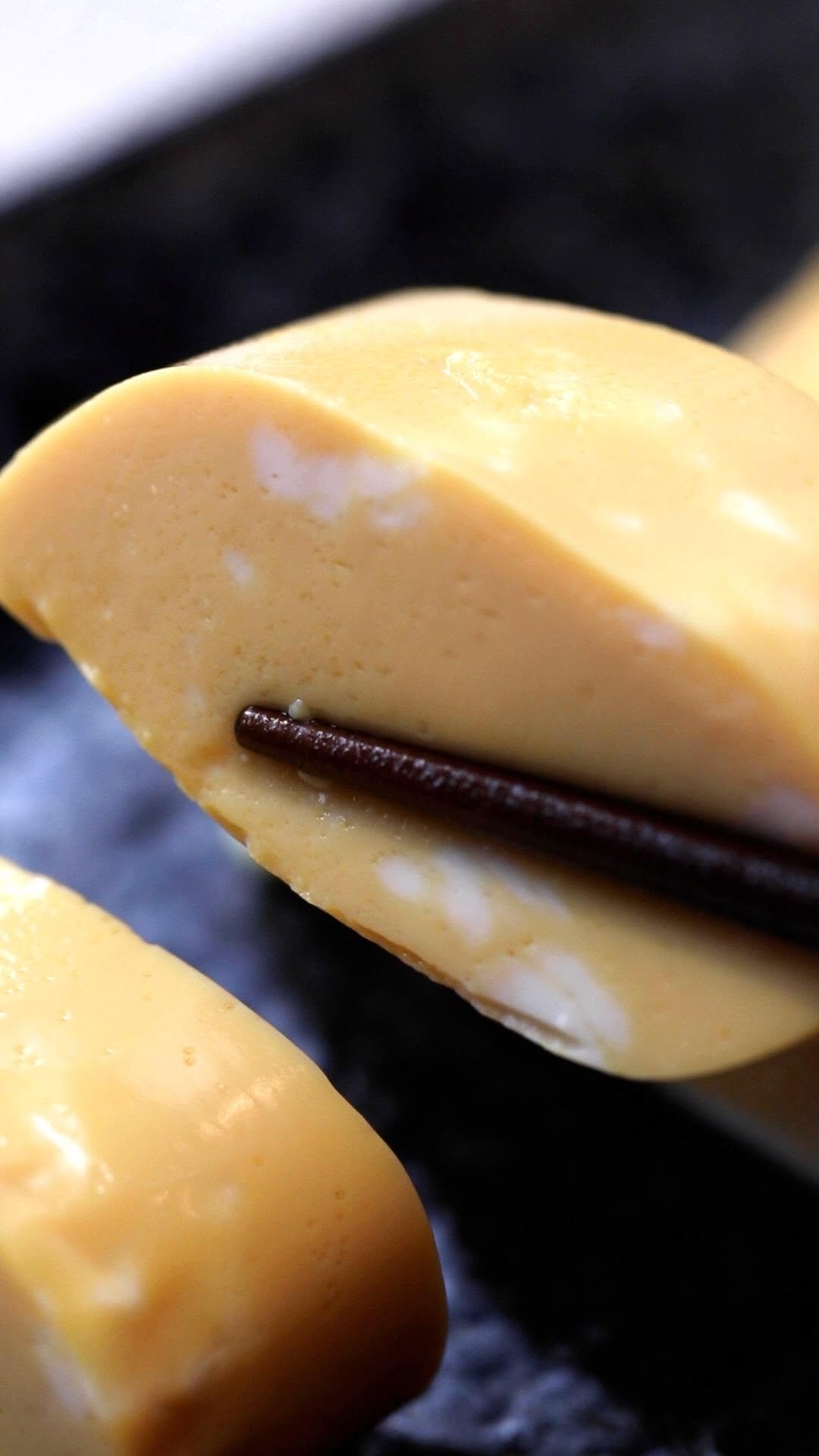 tastyjapan 게시물 이미지: 【こんなの見たことない！】低温調理器でツルツルだし巻き卵 / Low-temperature...