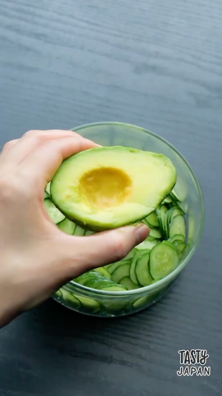 tastyjapan 게시물 이미지: 【きゅうり、このためにまとめ買い】入れて振るだけ。この味付けは大優勝 / Cucumber...