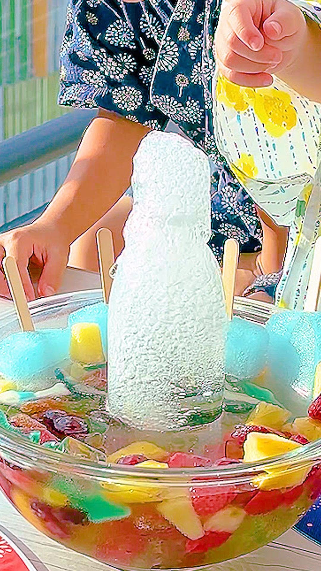 tastyjapan 게시물 이미지: 【今すぐできるよ♡噴水サイダー】「子供が飛んで喜んだ！」フルーツ盛り盛りのおやつレシピ /...