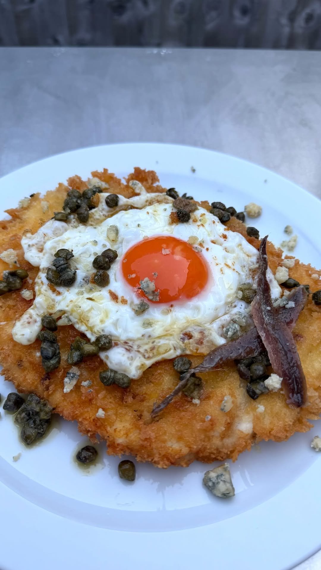 tastyuk 게시물 이미지: Chicken Schnitzel with Fried Egg, Lemon Caper...