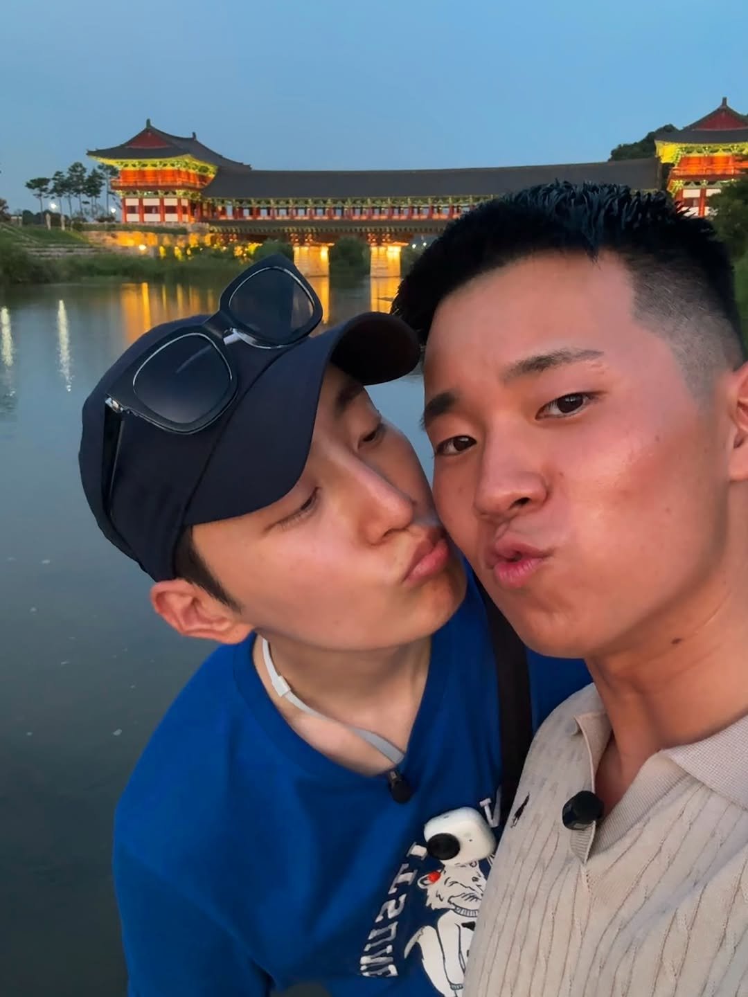 Photo by TATSUKI on March 01, 2026. May be an image of people kissing, the Temple of Heaven and text.